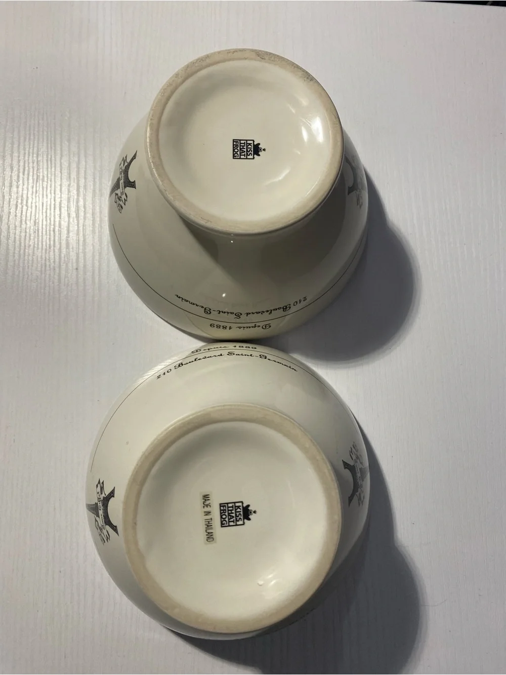 Set of 2 Kiss That Frog Cafe de la Tour Eiffel Paris Pedestal Bowls